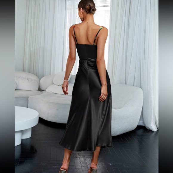 Luxe floral embroidered party cami dress - Picture 3 of 6